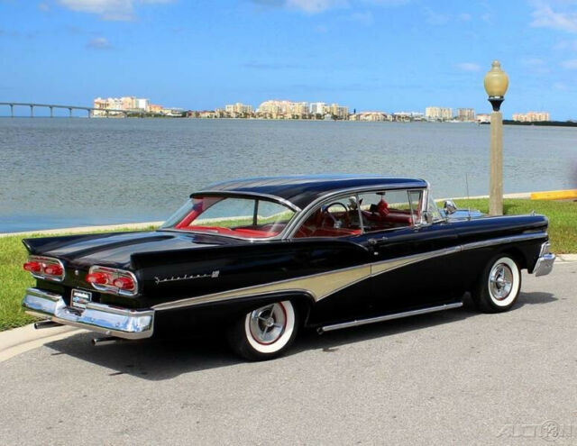 Ford Fairlane 1958 image number 29
