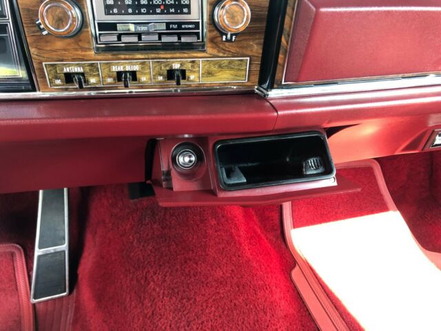 Oldsmobile Eighty-Eight 1975 image number 16