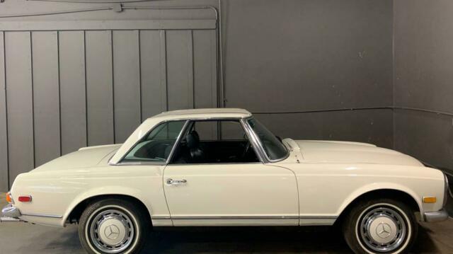 Mercedes-Benz SL-Class 1970 image number 30