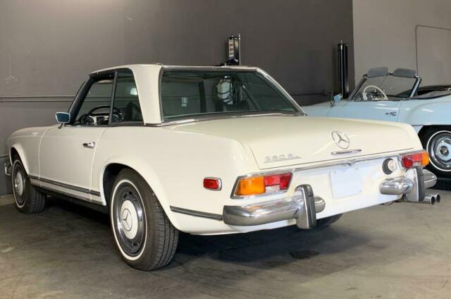 Mercedes-Benz SL-Class 1970 image number 32