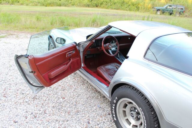 Chevrolet Corvette 1978 image number 35