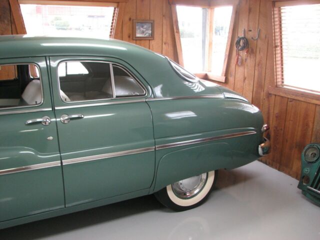 Mercury Sports Sedan 1949 image number 41