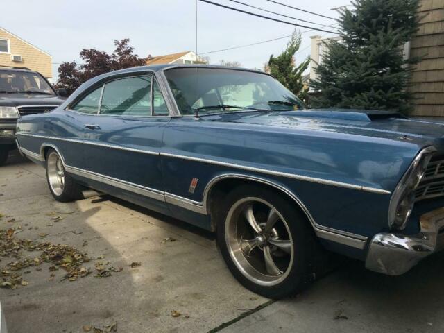 Ford Galaxie 1967 image number 1