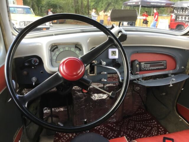Citroen Traction Avant 1954 image number 27