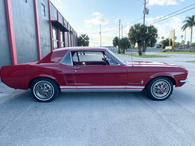 Ford Mustang 1967 image number 28