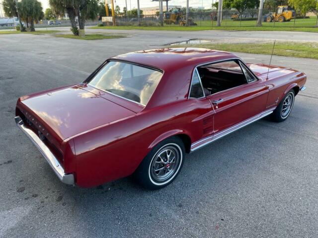 Ford Mustang 1967 image number 29