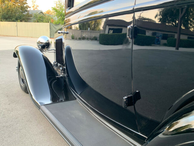 Ford 3 Window Coupe 1932 image number 10