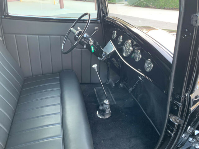 Ford 3 Window Coupe 1932 image number 13
