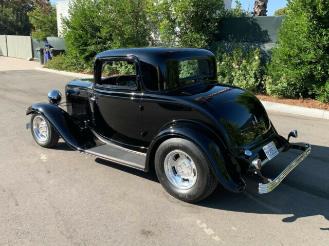 Ford 3 Window Coupe 1932 image number 22