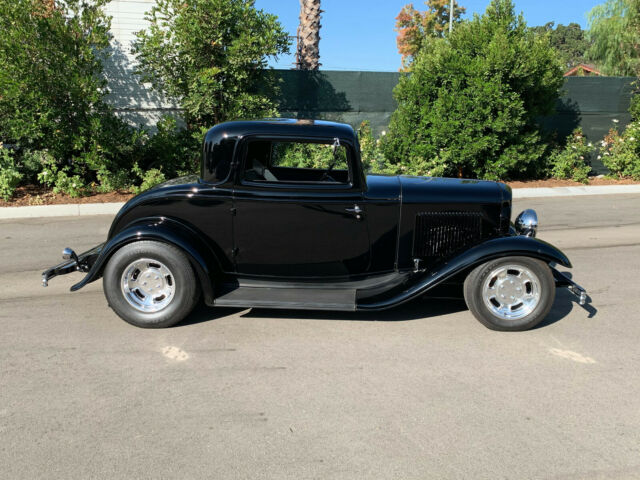 Ford 3 Window Coupe 1932 image number 5