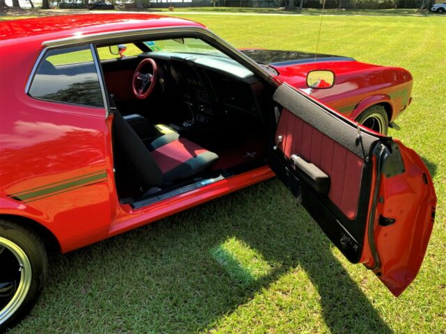 Ford Mustang 1972 image number 33