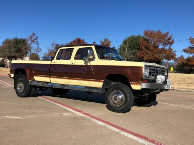 Dodge Power Wagon 1973 image number 4