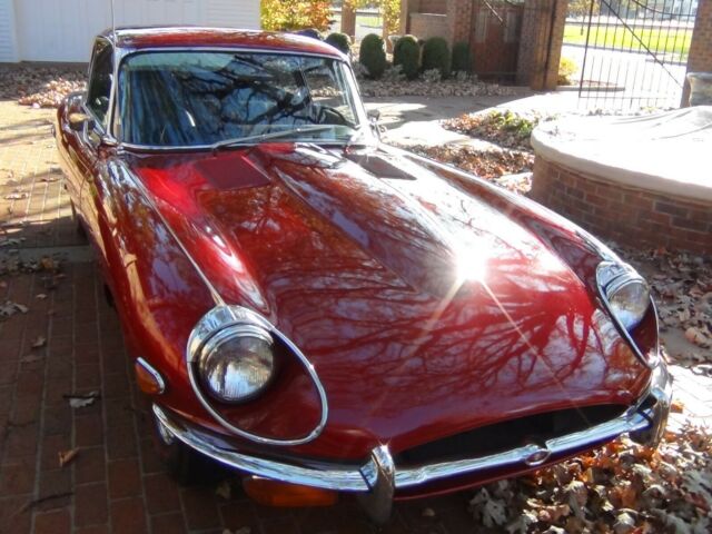 Jaguar E-Type 1970 image number 25