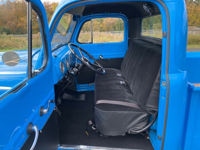 Ford 1/2 Ton Pickup 1952 image number 3