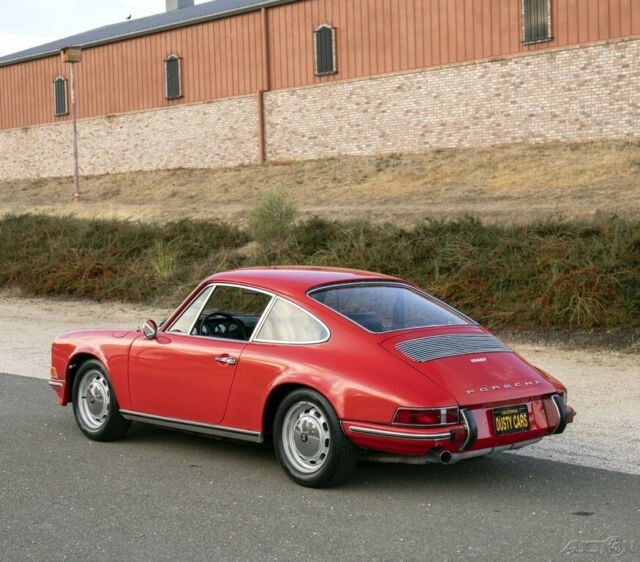 Porsche 911 1969 image number 2