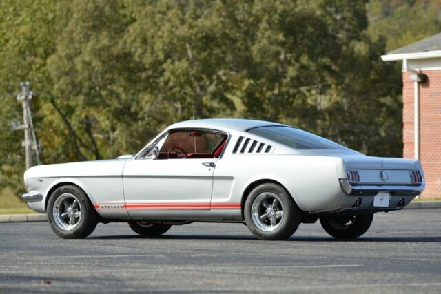 Ford Mustang 1965 image number 17
