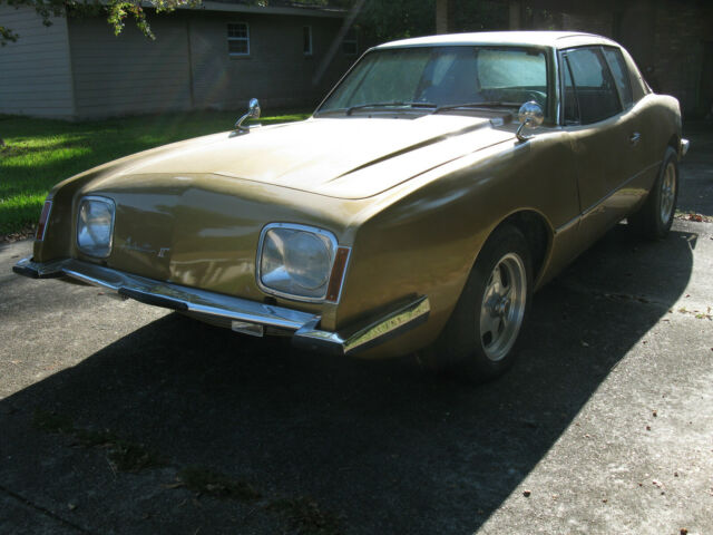 Studebaker Avanti 1974 image number 3