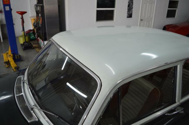 Volvo 122S 1966 image number 23