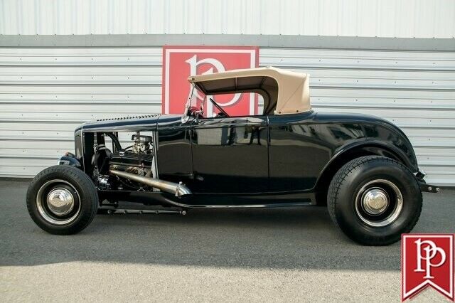 Ford Roadster 1932 image number 18