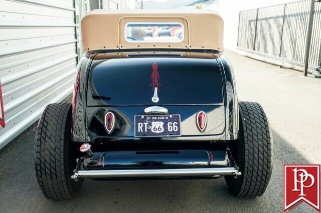 Ford Roadster 1932 image number 4