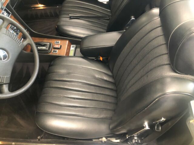 Mercedes-Benz SL-Class 1979 image number 20