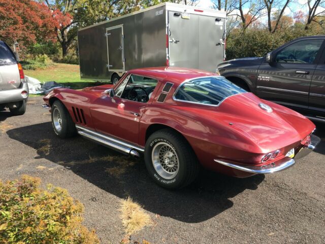 Chevrolet Corvette 1965 image number 0