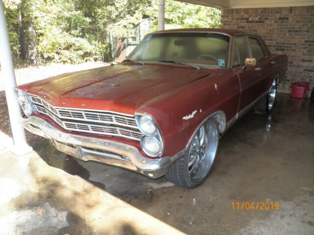 Ford Galaxie 500 1967 image number 2