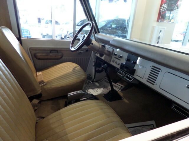 Ford Bronco 1973 image number 25