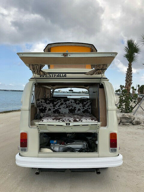 Volkswagen Bus/Vanagon 1973 image number 32