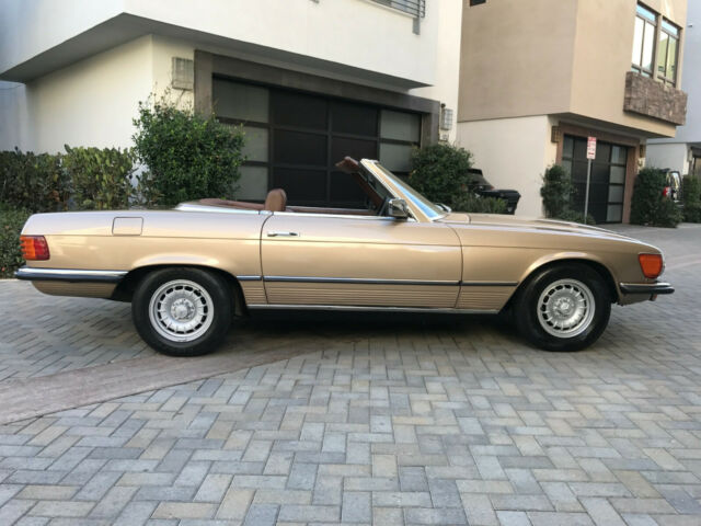 Mercedes-Benz SL-Class 1978 image number 20