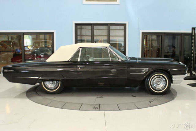 Ford Thunderbird 1965 image number 5