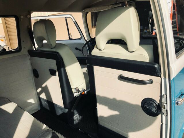 Volkswagen Bus/Vanagon 1974 image number 12
