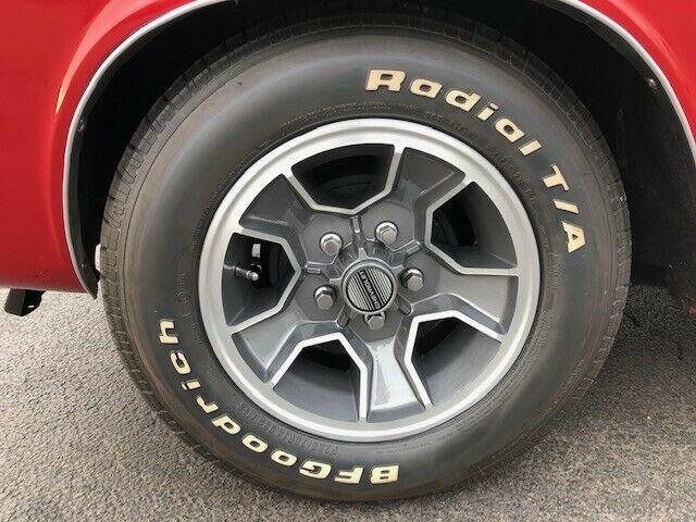 Chevrolet Corvair 1966 image number 32