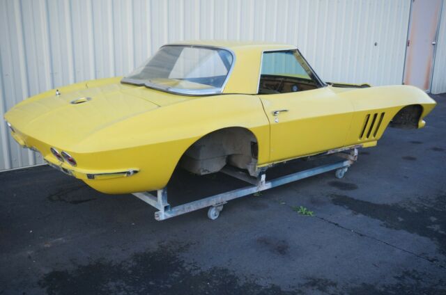 Chevrolet Corvette 1966 image number 19