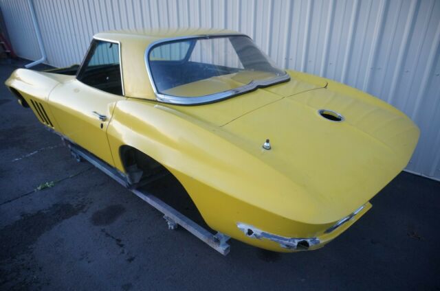 Chevrolet Corvette 1966 image number 22