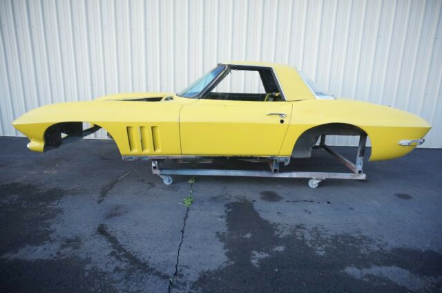 Chevrolet Corvette 1966 image number 24