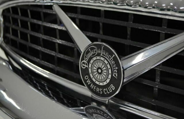 Daimler SP250 1961 image number 16