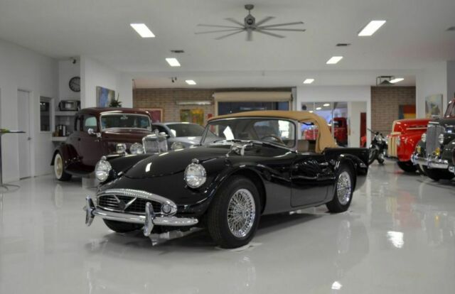Daimler SP250 1961 image number 2