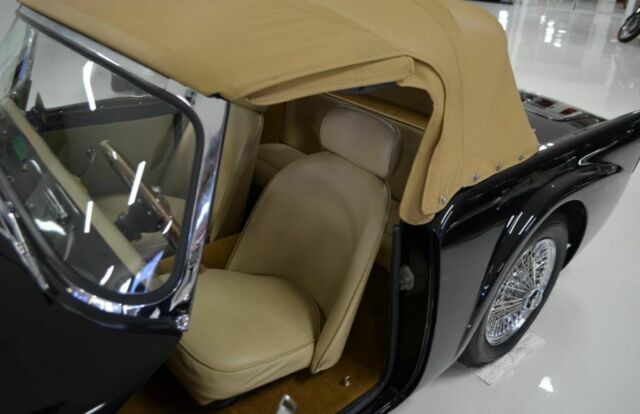 Daimler SP250 1961 image number 23