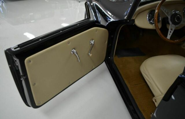 Daimler SP250 1961 image number 46