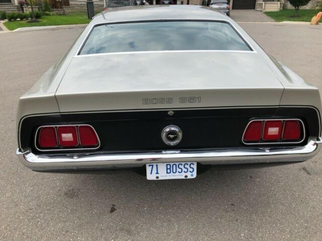 Ford Mustang 1971 image number 25
