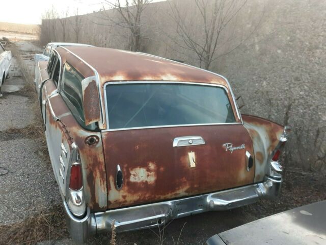Plymouth Wagon "Suburban" 1960 image number 6