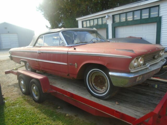 Ford Galaxie 1963 image number 12