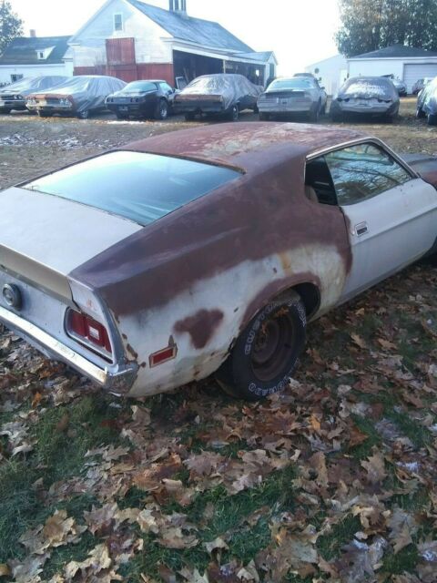Ford Mustang 1972 image number 2
