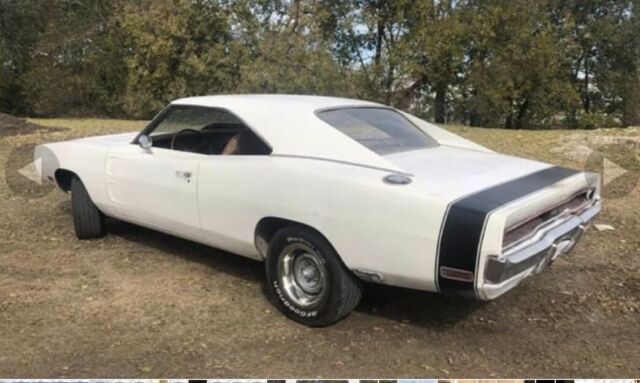 Dodge Charger 1970 image number 12