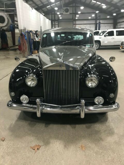 Rolls-Royce Phantom 1962 image number 1