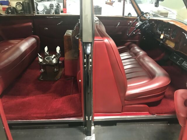 Rolls-Royce Phantom 1962 image number 30