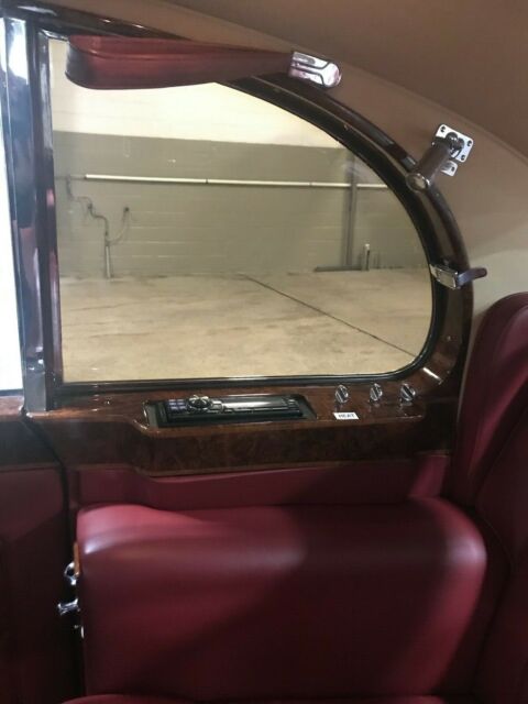 Rolls-Royce Phantom 1962 image number 40