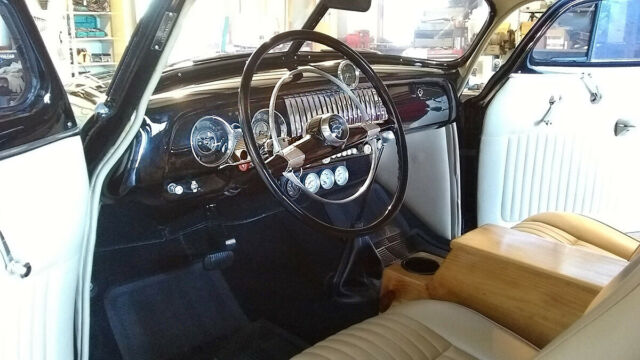Chevrolet Fleetline 1951 image number 10