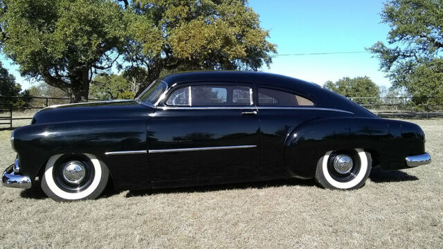 Chevrolet Fleetline 1951 image number 2